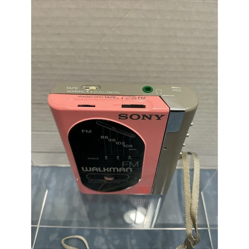 Sony WM-F70 Pink Walkman FM Cassette Player For Parts Or Repair Only Japan